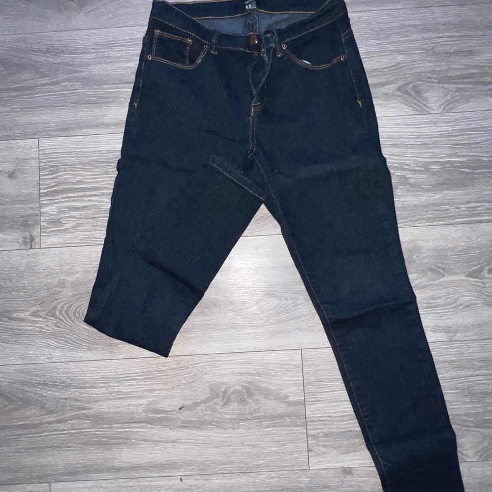Forever 21 women’s  Dark Blue Skinny Jeans